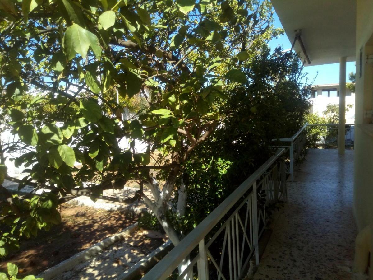 Vangelis House Near Athens Airport Loútsa Exterior foto